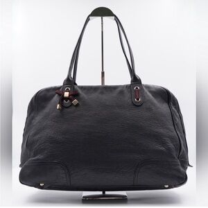 Black leather Gucci tote with sherry line detail
